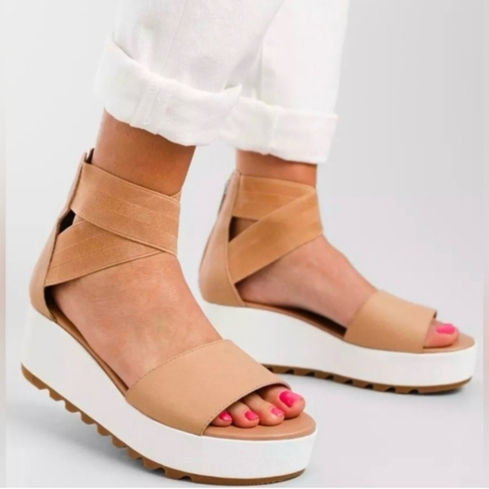 Sorel Women's Cameron Flatform Ankle Strap Sandals Size 7.5